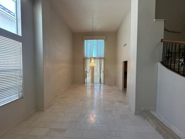 Photo - 3854 Broadmead St