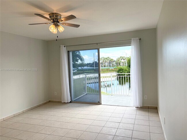Photo - 11250 SW 13th St Unidad 201