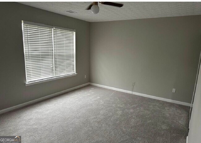 Photo - 1133 Hawthorn Ln