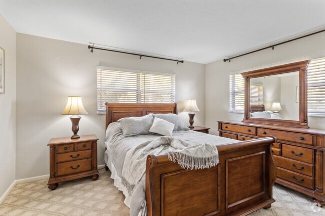 2BR, 2BA - 1040SF - Bedroom