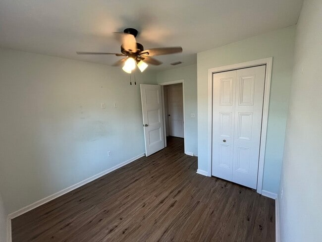 Photo - 104 Monroe Ct