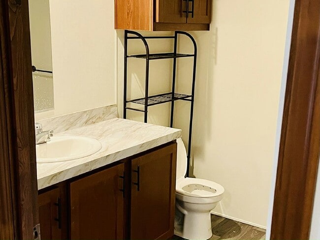 Photo - 498 Baja Ln S