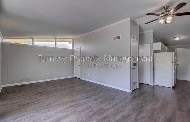 4700 Lynn Ln Unidad D