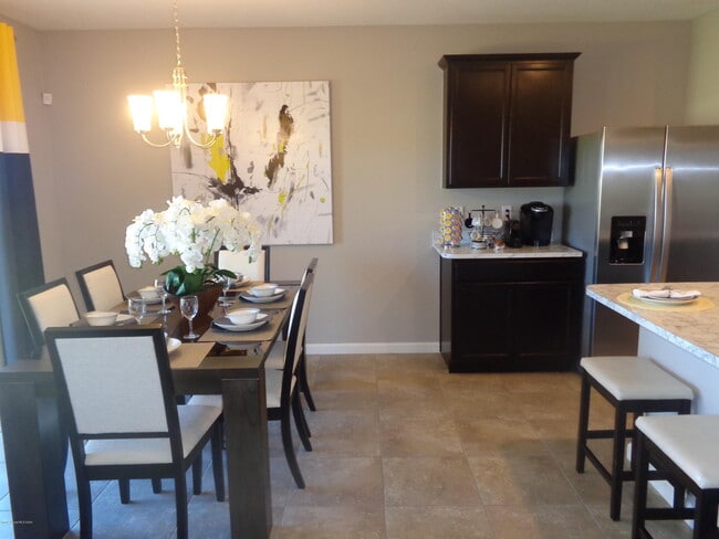 Photo - 411 Cougar St