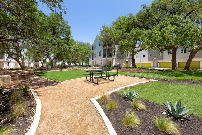 Trailside Oaks