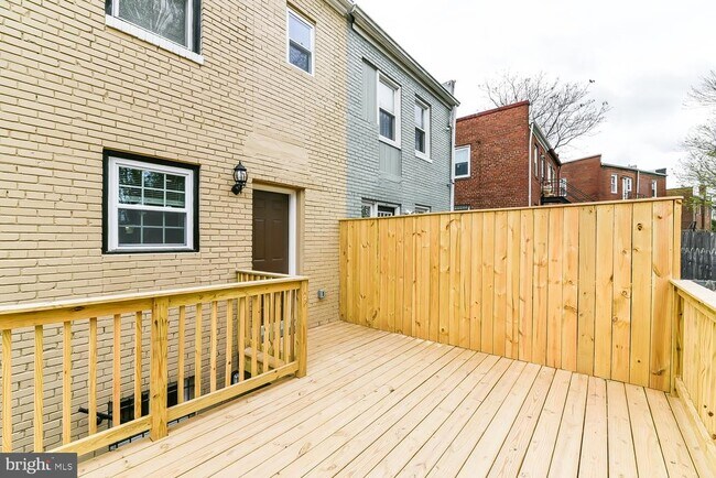 Photo - 707 Congress St SE