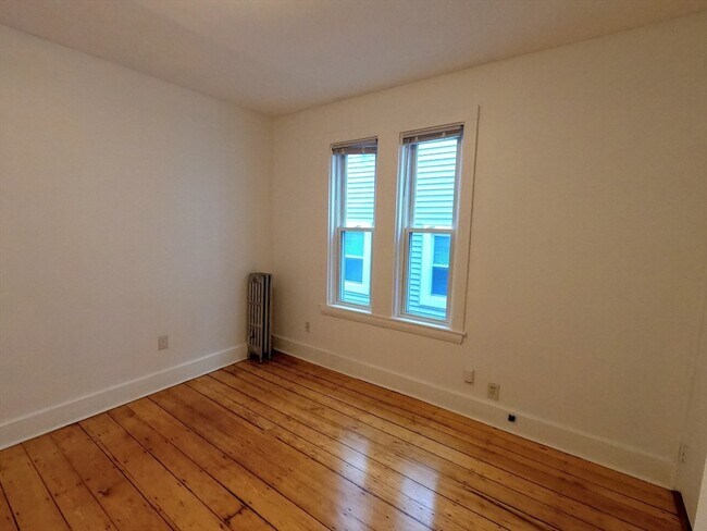 Photo - 90 Wenham St Unidad 2
