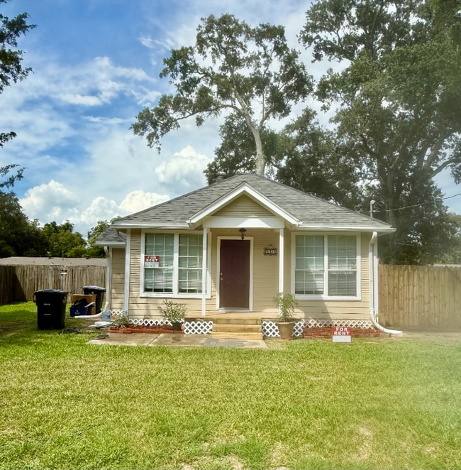 Building Photo - 914 W Snyder St Rental