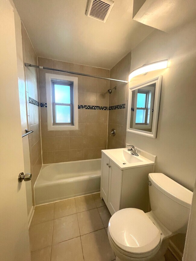 Photo - The Jennifer at Adelphi