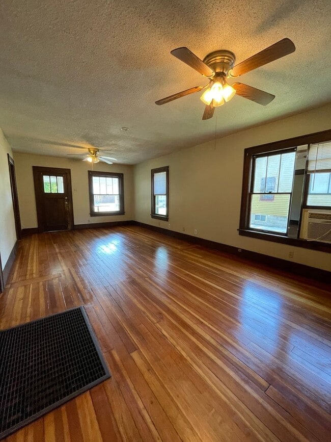 Photo - 1413 Center St