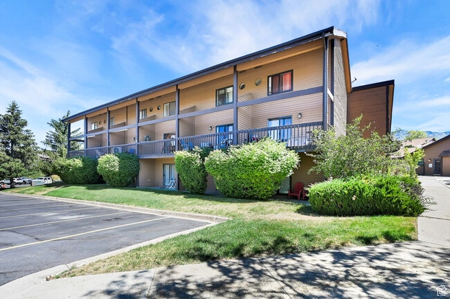 Photo - 3615 N Wolf Ldg Dr