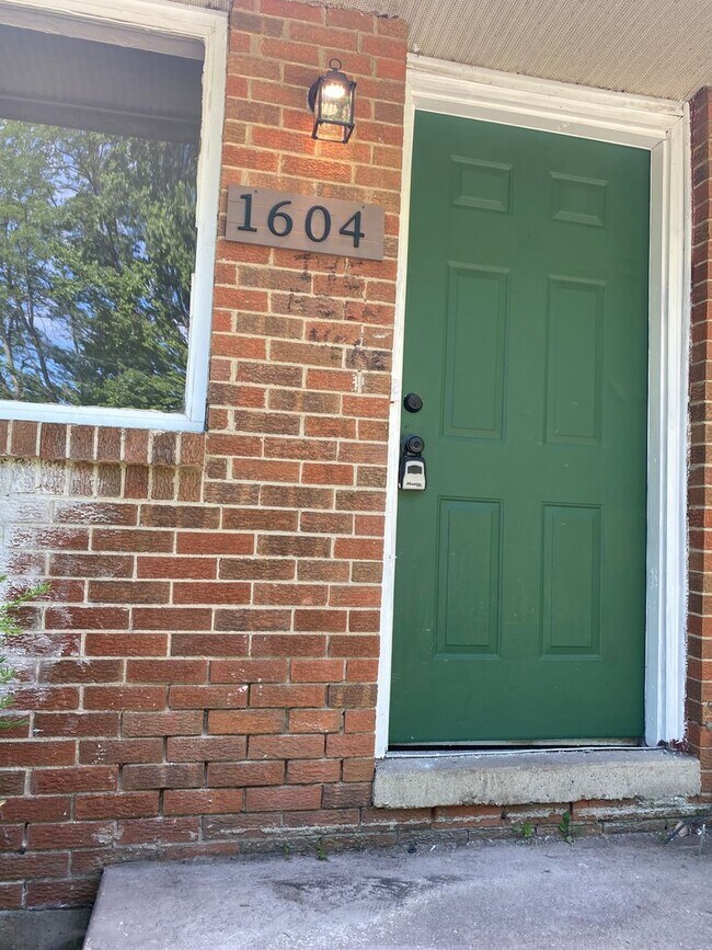 Photo - 1600-1604 Dewitt Drive Unit 1604 Dewitt Drive