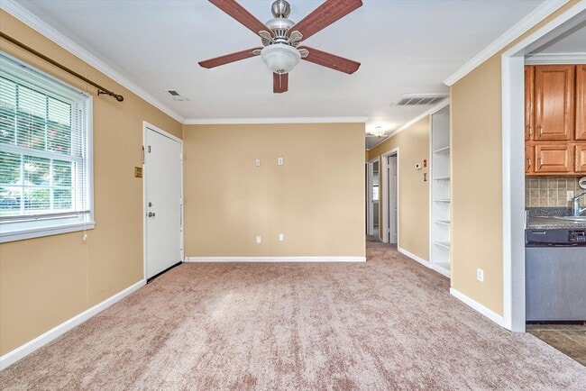2015 Kensington Dr