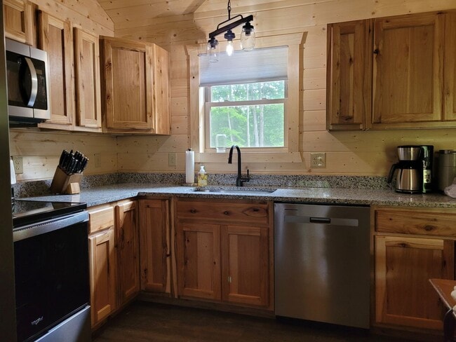 Photo - Beautiful Brand New 2bd Cabin in Trade, Tennessee