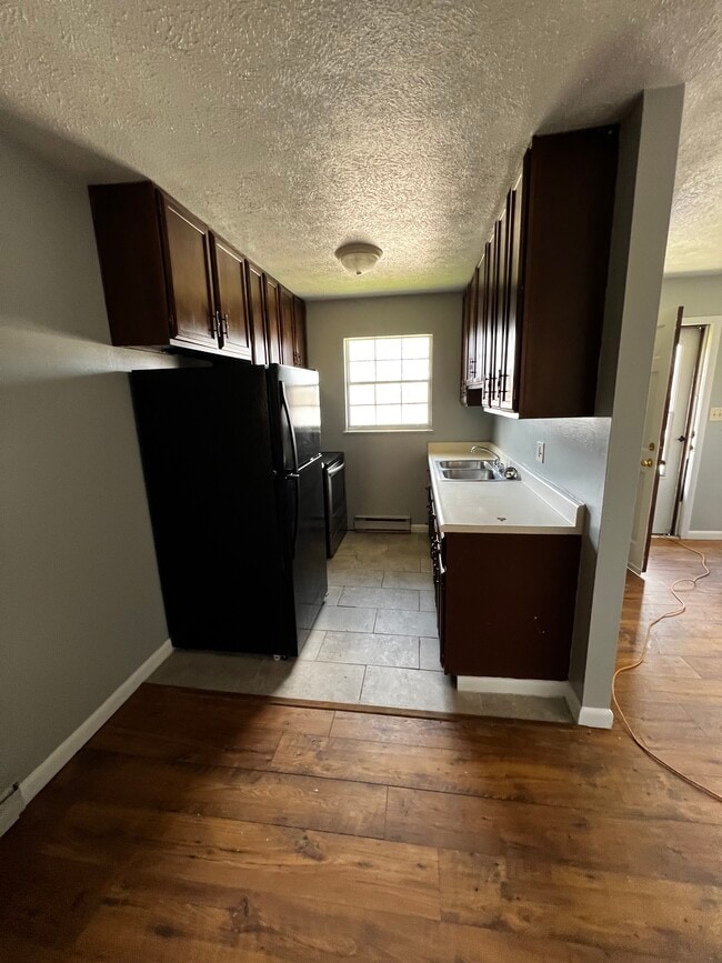 Photo - 1100 Eastgate Dr