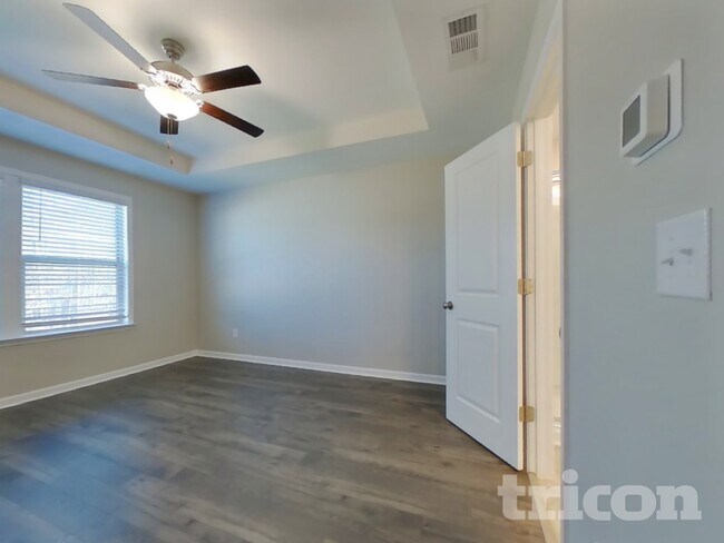 Photo - 195 Chapelcrest Ln