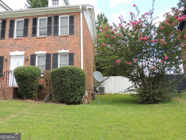 Photo - 6336 Phillips Pl
