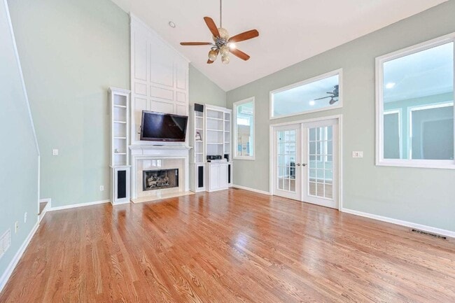 Photo - 345 Eastcote Dr