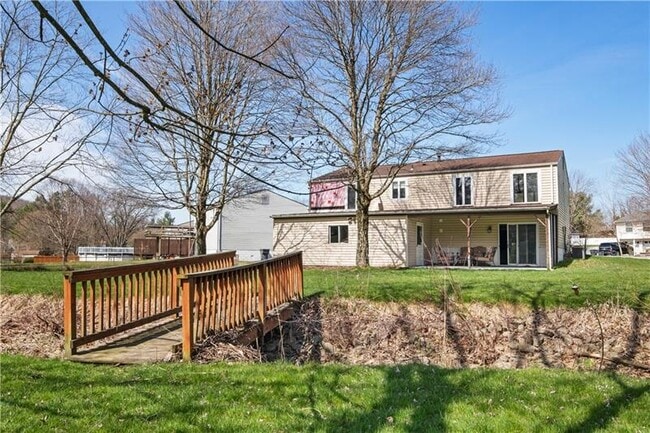 Photo - 16 Wheatfield Dr