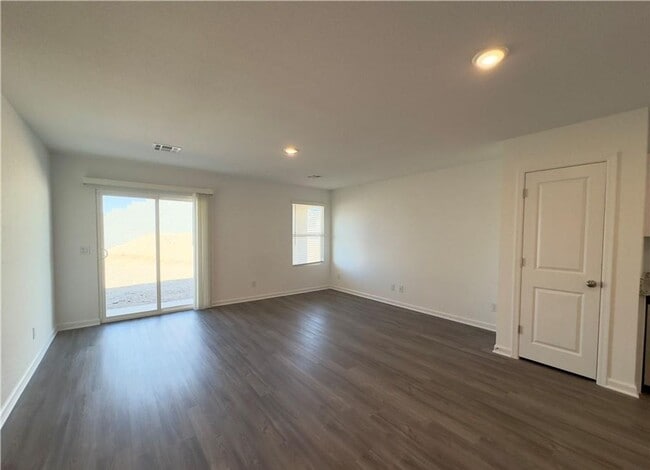 Photo - New build waiting for you