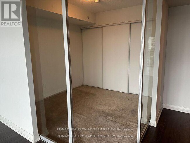 Photo - 30 Meadowglen Pl Unité 516