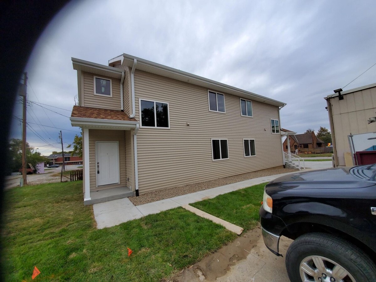 Photo - Spacious Three Bedroom!