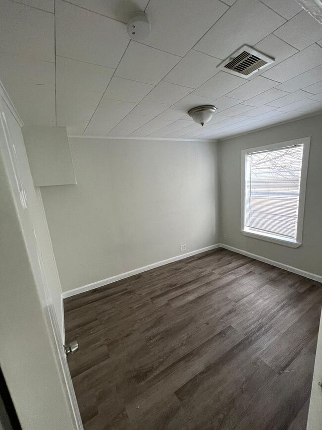 Photo - Find your home for less! Gorgeous all renovated Home in Groves, TX!.