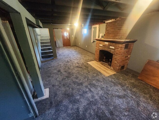 Building Photo - 3412 Pine Grove Ave Rental