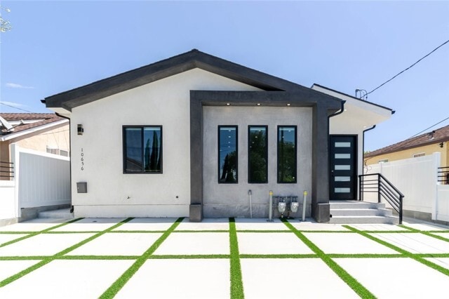 Building Photo - 10654 Nassau Ave