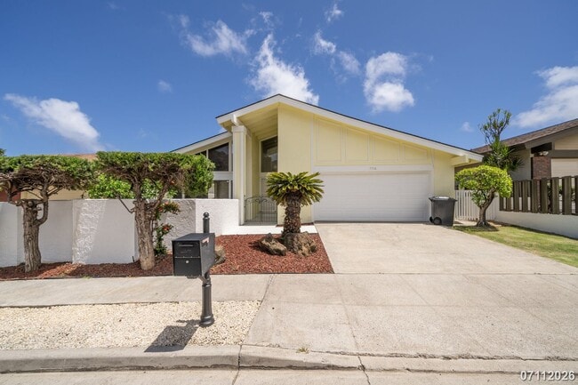 Building Photo - $4000 / 3BR/ 2BA  WELL MAINTAINED SINGLE FAMILY HOME WITH ENCLOSED GARAGE IN KALAMA VALLEY