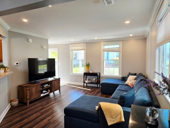 Photo - 116 Presidential Blvd