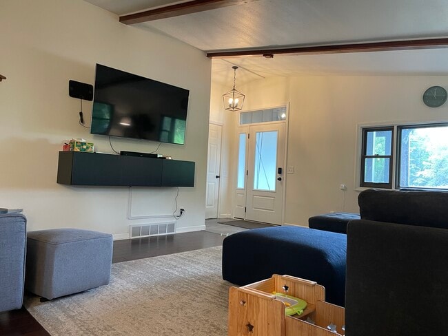 Photo - 1721 N High Point Rd