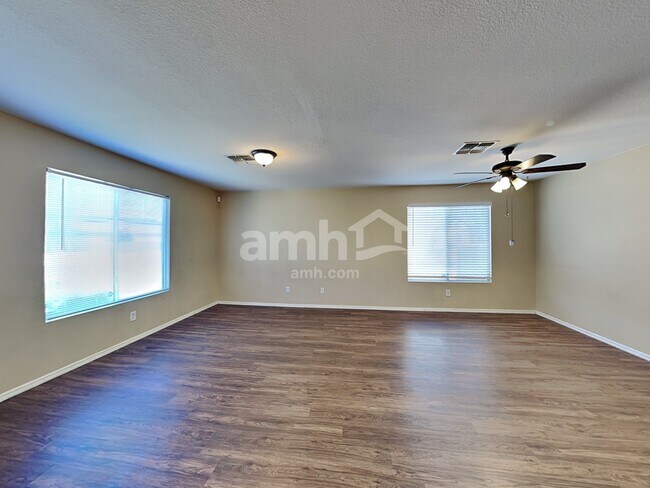 Photo - 5020 E Butterweed Dr