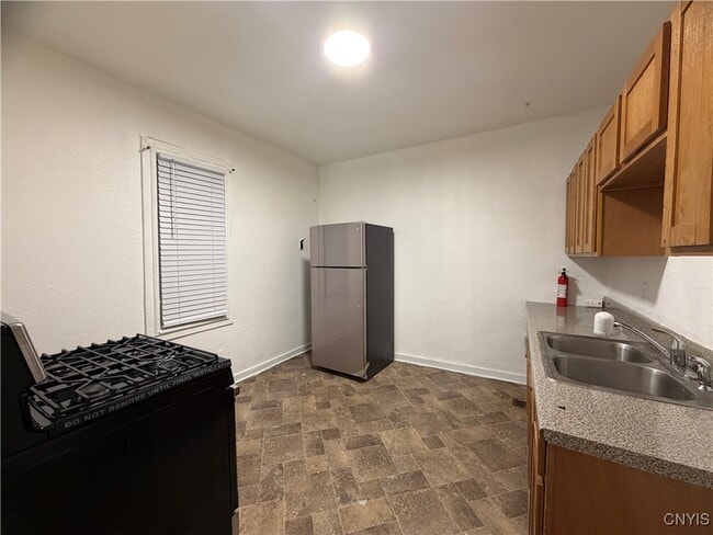 Photo - 1208 City St