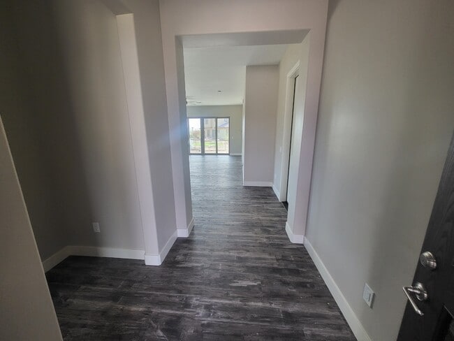 Photo - 1367 Harker Ct