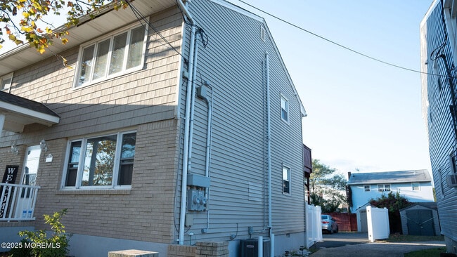 Photo - 73 Maple Ave Unit 2nd Flr