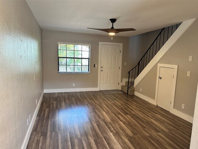 Photo - 620 NE 28th St Unidad 207