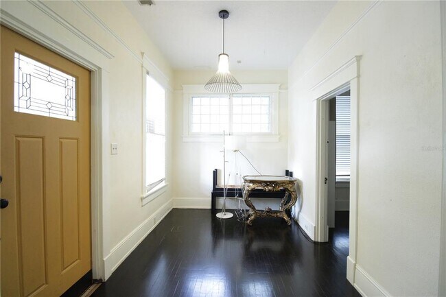 Photo - 834 E University Ave