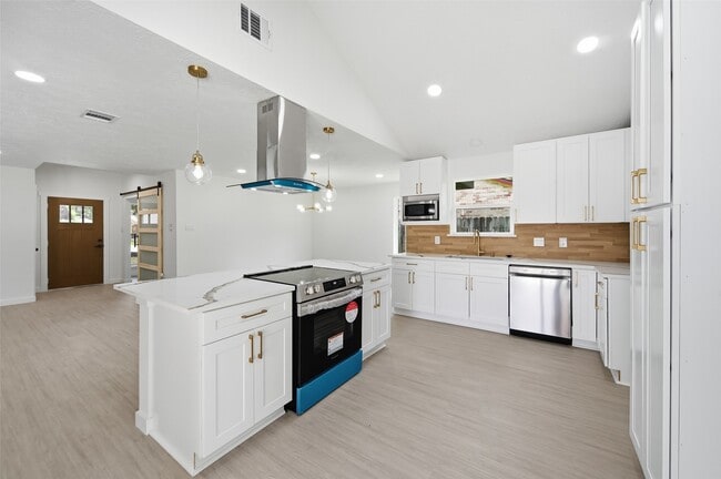 Photo - 25402 Thistlewaite Ln