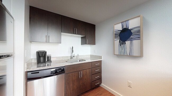 1/1 562sf - Emerson Lofts