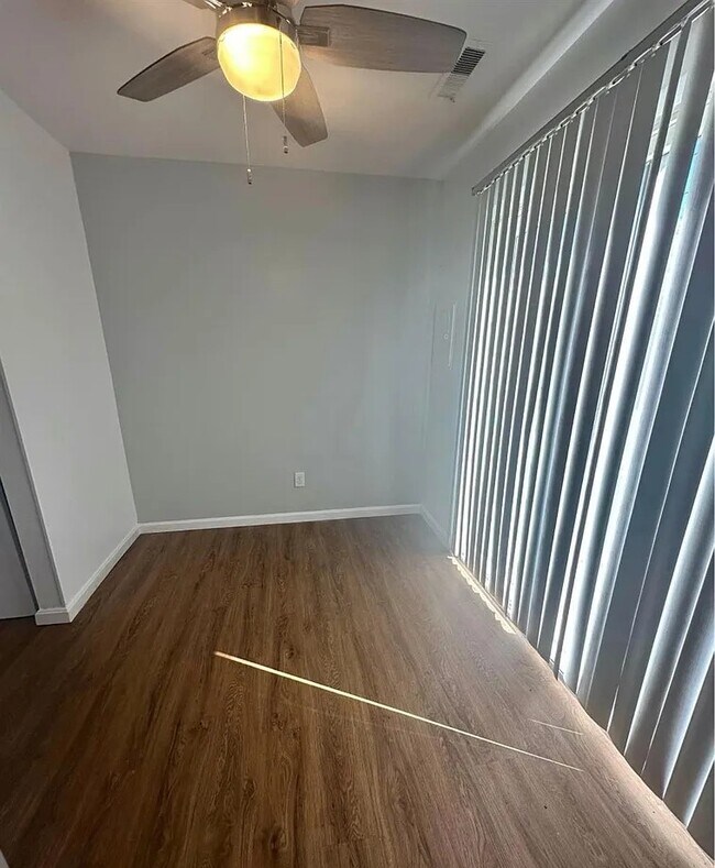 Photo - 1556 Meredith Dr