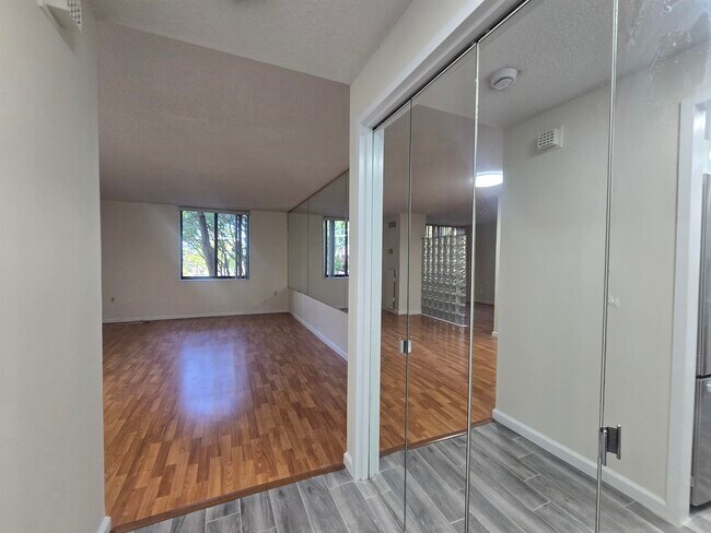 Photo - 133 Harmon Cove Tower Unit 133