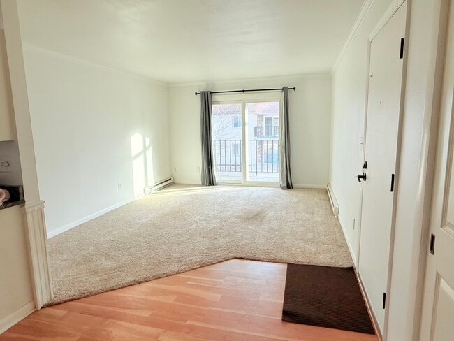 Living Room without Furniture - W170N11557 Armada Dr Unit 12