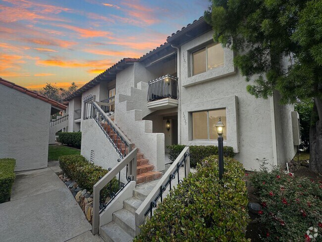 Building Photo - 3 Bedroom Condo is Rancho Bernardo!!