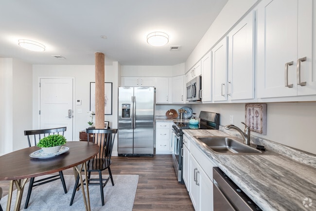 1 BR, 1 BA