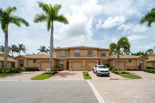 7880 Lake Sawgrass Loop