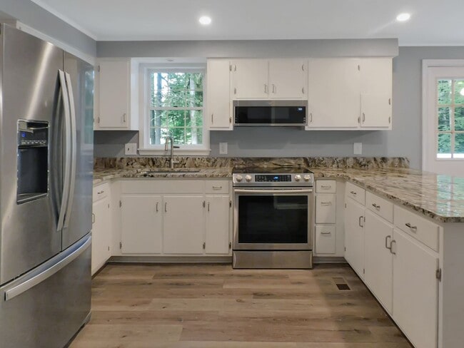 Photo - 4225 Robinson Rd