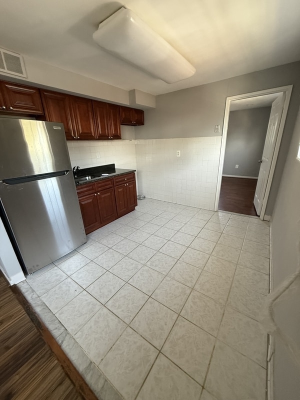 Photo - 4134 Longshore Ave