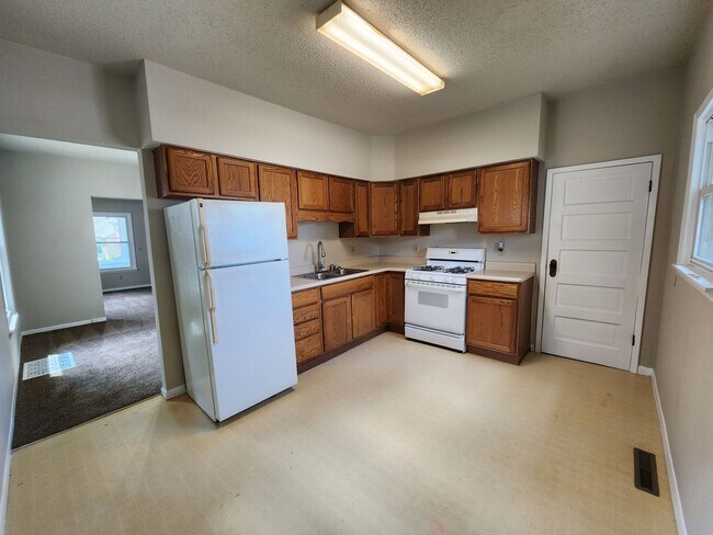 Photo - 2 Bedroom 1 Bathroom Fresh Carpet