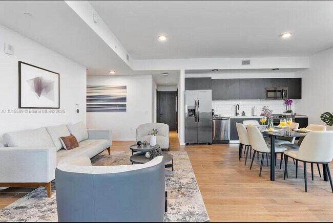 Photo - 398 NE 5th St Unidad 4109